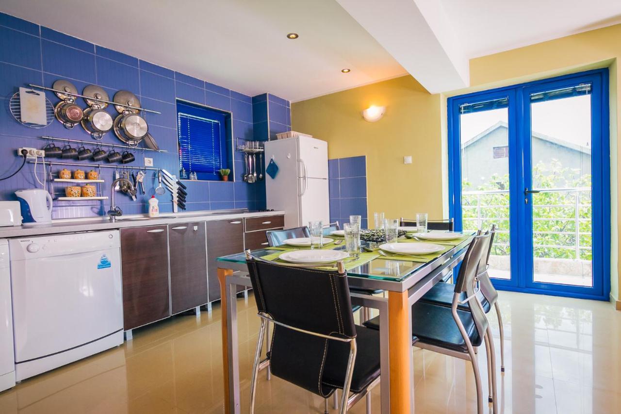 Villa Sea-N-Sun, 7 Bedrooms & Pool, Nearby Portonovi Marina. Ðenovići Eksteriør bilde