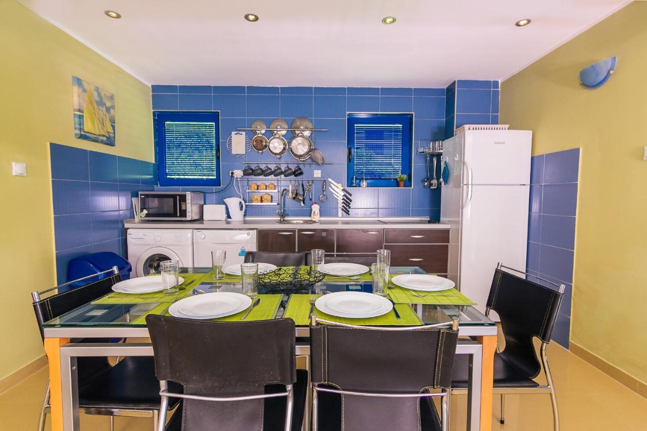 Villa Sea-N-Sun, 7 Bedrooms & Pool, Nearby Portonovi Marina. Ðenovići Eksteriør bilde